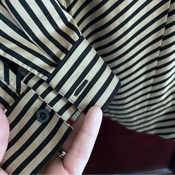 EUC Chicos No Iron Button Down Stripe Top Gold Black size XL - Picture 7 of 11